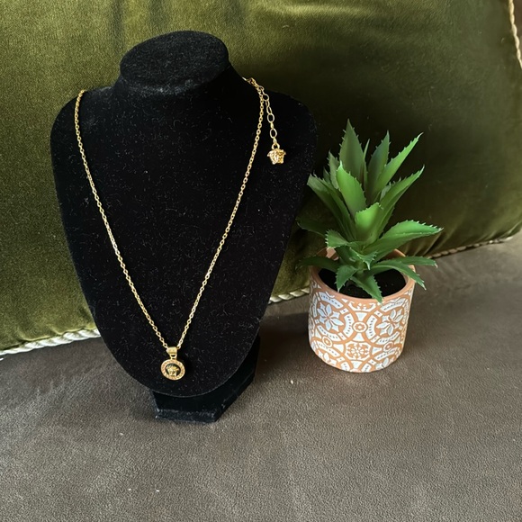 Versche Medusa Vintage Adjustable Necklace - Picture 1 of 7